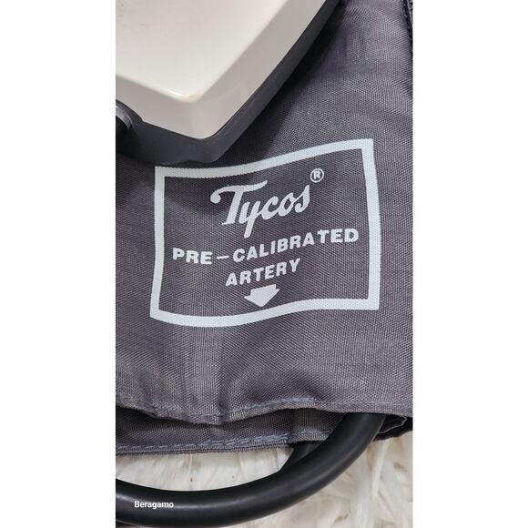 TYCOS Sphygmomanometer & Pre-Calibrated Artery Adult Size Blood Pressure Cuff - Picture 3 of 5